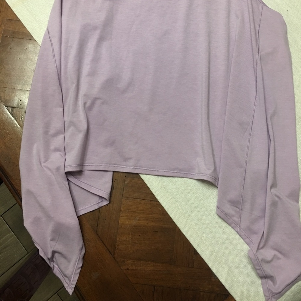 Lululemon shirt - Picture 2 of 3